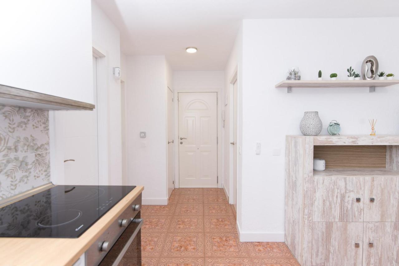 Sea View, Newly Renovated, 2 Bedrooms Apartment In Costa Adeje Bagian luar foto